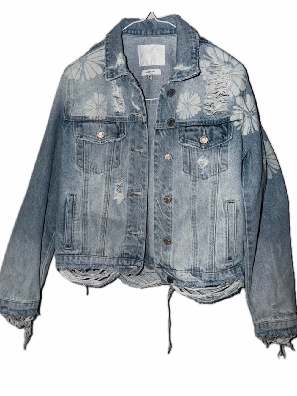 VERVET BY FLYING MONKEY Light Wash Denim Jacket with White Daisy Print